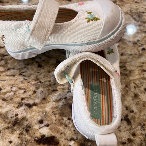 VINTAGE BABY GAP CANVAS sneakers Toddler size 6 - Picture 6 of 17